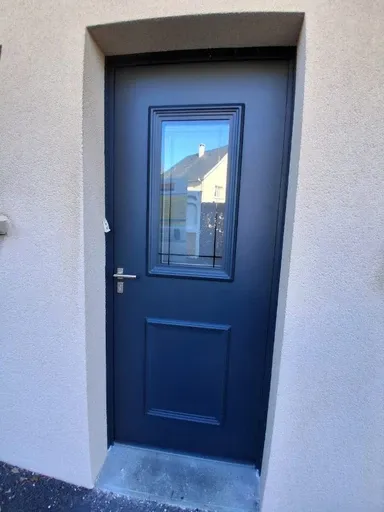 Installation d'une porte en aluminium près d'Yvetot